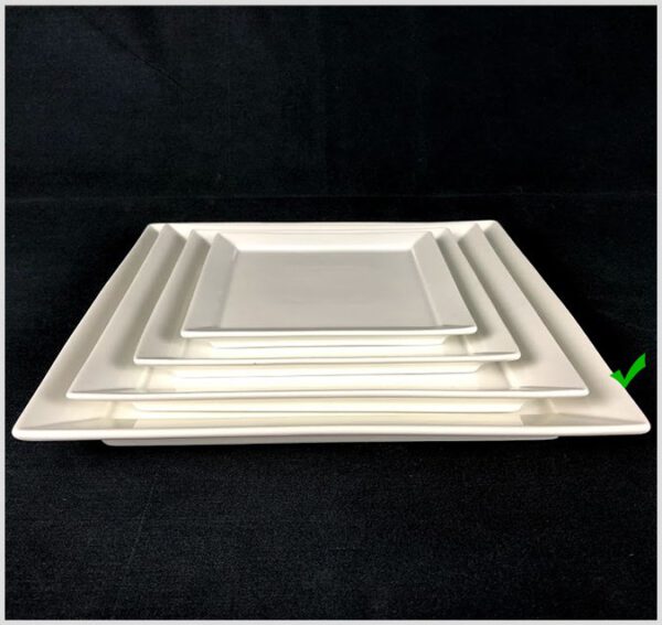 Assiette carrée 31 cm | Le Vaisselier, Location de vaisselle